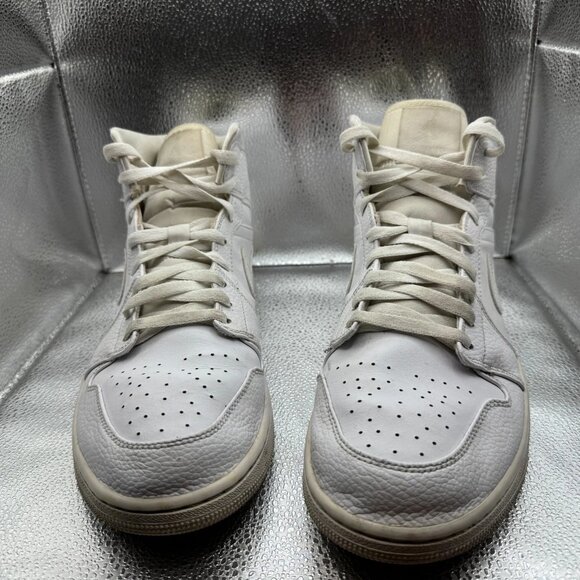 Size 13 Nike Air Jordan 1 Mid Triple White‎ Mens Basketball Shoes 554724-130 - Picture 5 of 11